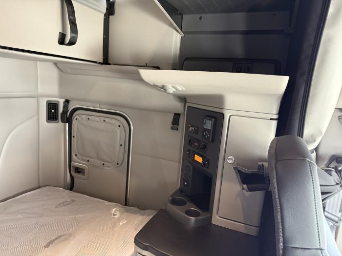 2026 Peterbilt 579-53