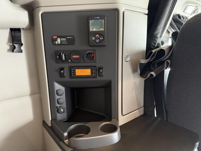 2026 Peterbilt 579-61