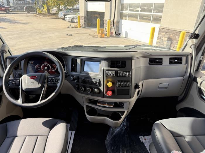 2026 Peterbilt 579-67