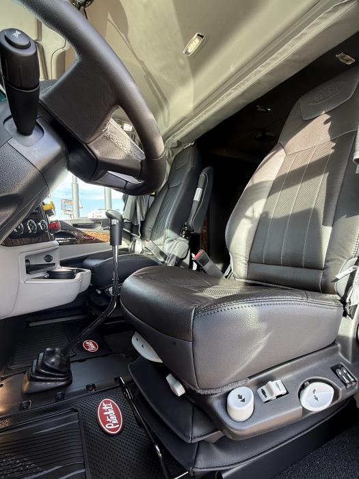 2026 Peterbilt 589-18