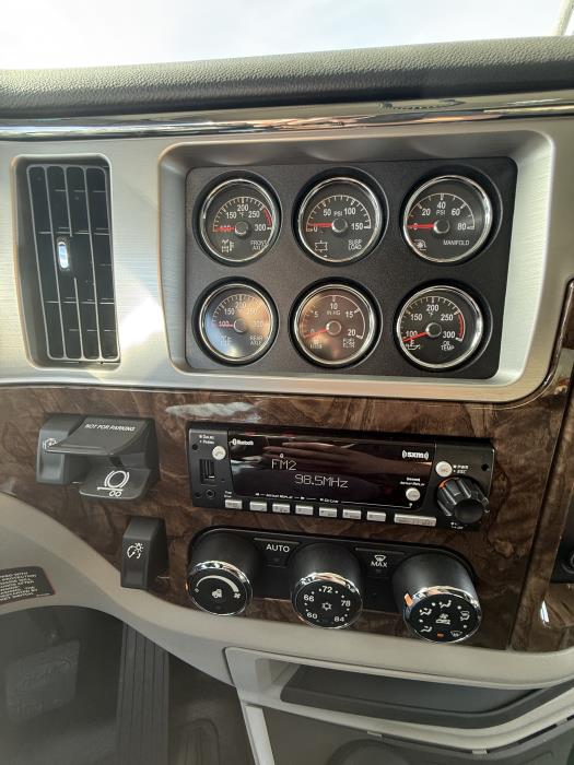 2026 Peterbilt 589-24