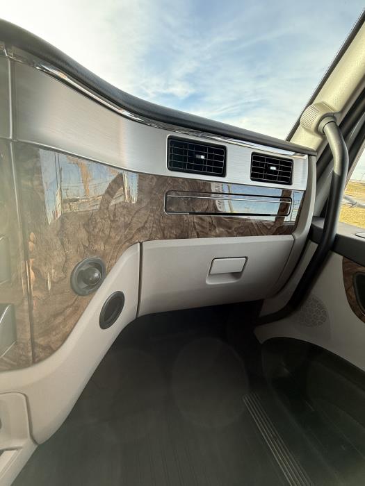 2026 Peterbilt 589-26