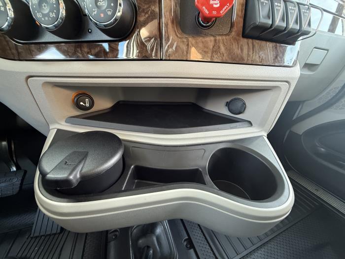 2026 Peterbilt 589-27