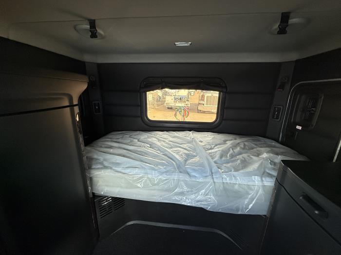 2026 Peterbilt 589-29