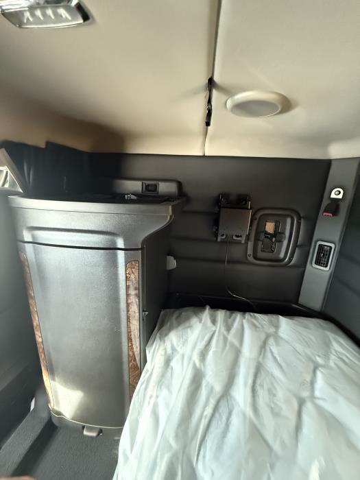 2026 Peterbilt 589-30