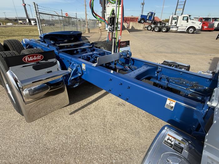 2026 Peterbilt 589-38