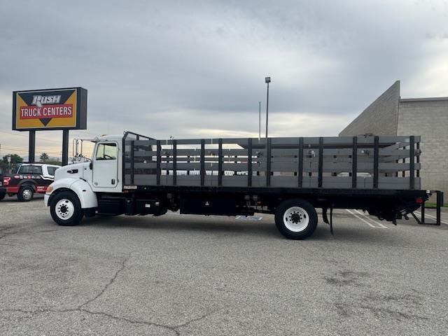 2020 Peterbilt 330-8