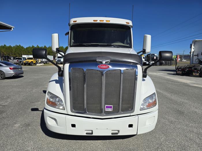 2022 Peterbilt 579-8