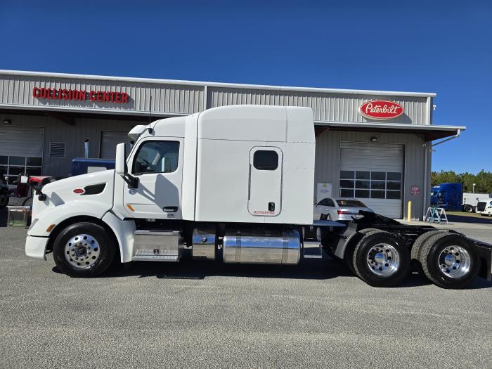 2022 Peterbilt 579-2