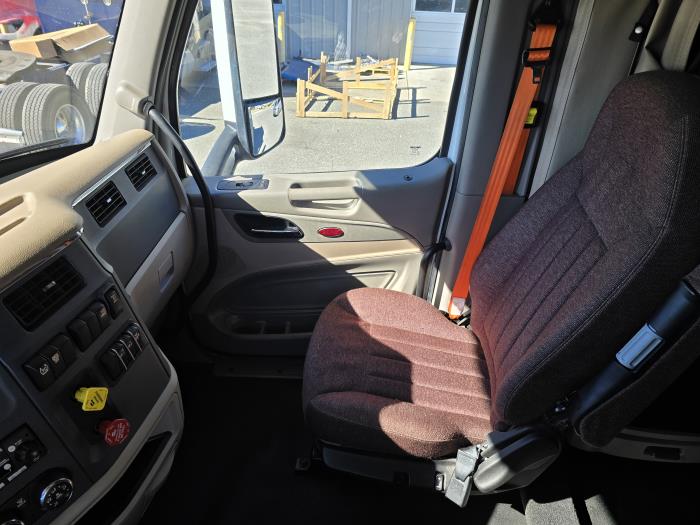 2022 Peterbilt 579-10