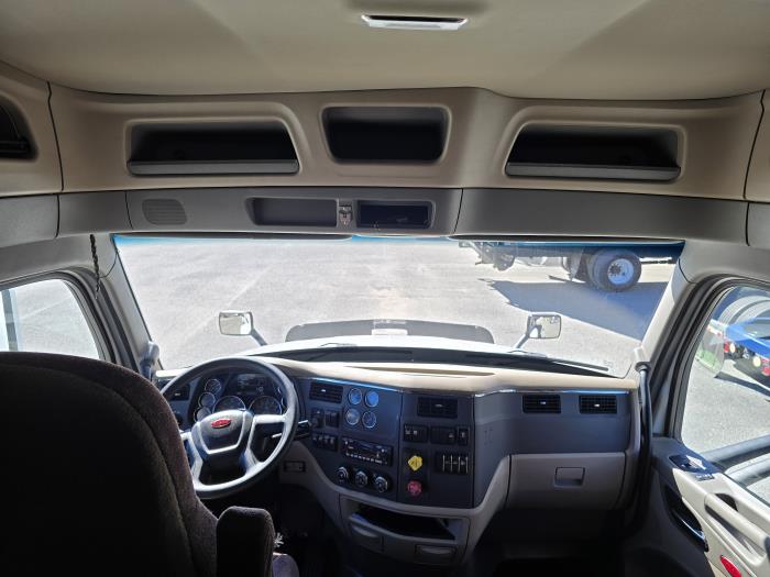 2022 Peterbilt 579-16