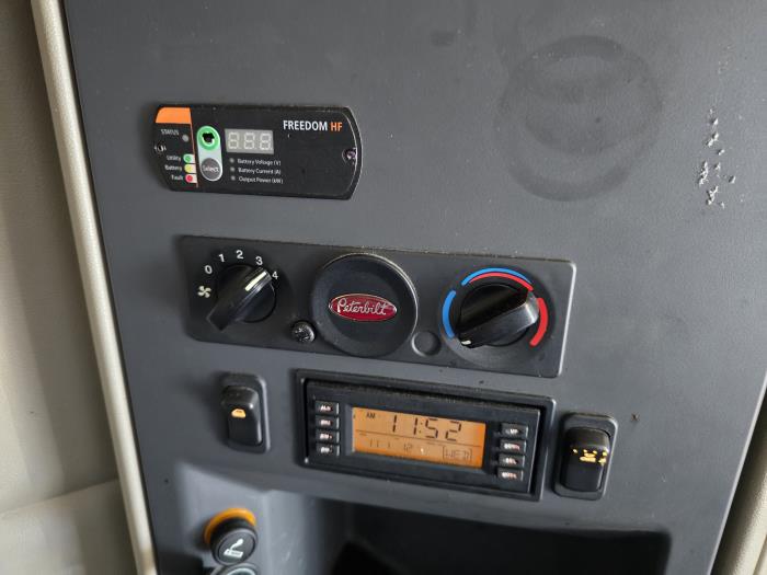 2022 Peterbilt 579-15