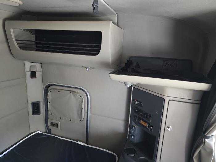 2022 Peterbilt 579-13