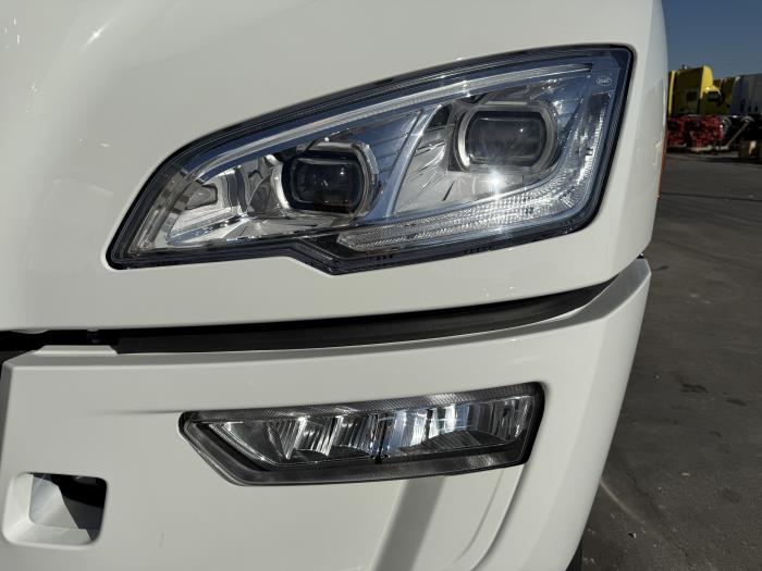 2026 Peterbilt 579-16