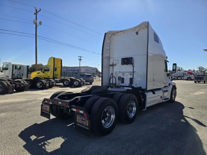 2022 Peterbilt 579-5