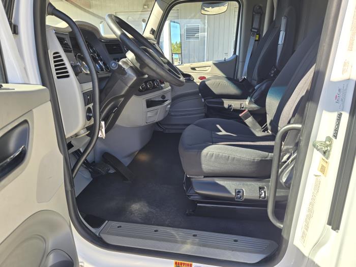 2022 Peterbilt 579-9