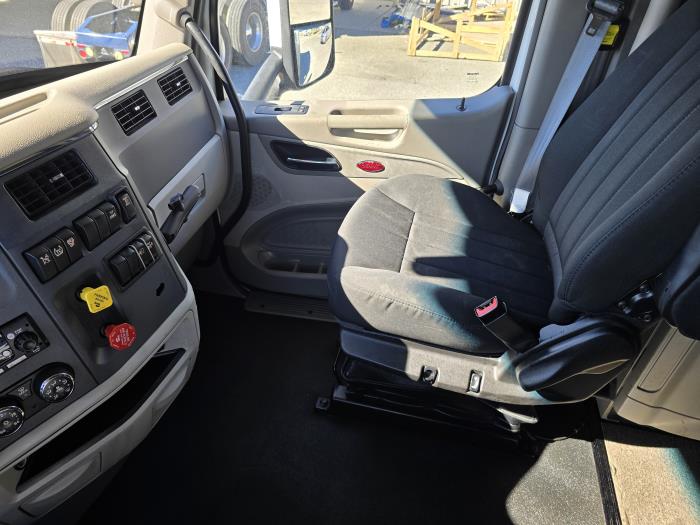 2022 Peterbilt 579-10