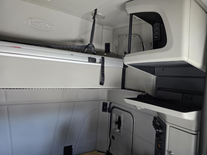 2022 Peterbilt 579-12