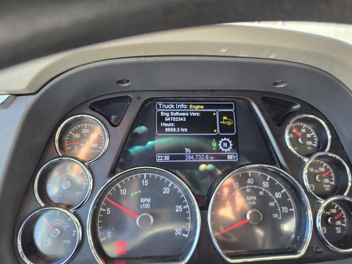 2022 Peterbilt 579-27