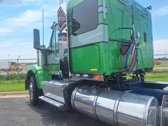 2025 International HX520-1