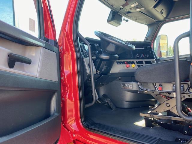 2022 Freightliner Cascadia-13