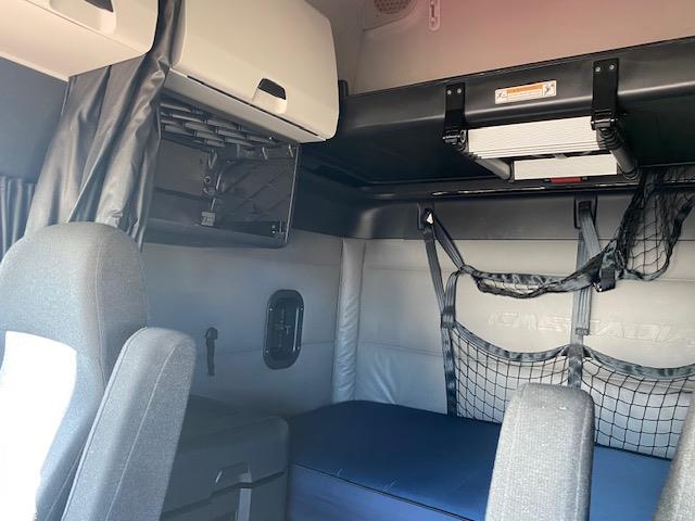 2022 Freightliner Cascadia-20