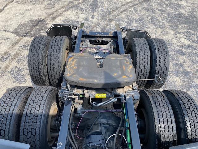 2022 Freightliner Cascadia-2