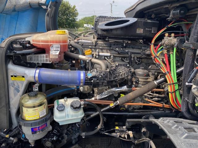 2022 Freightliner Cascadia-9