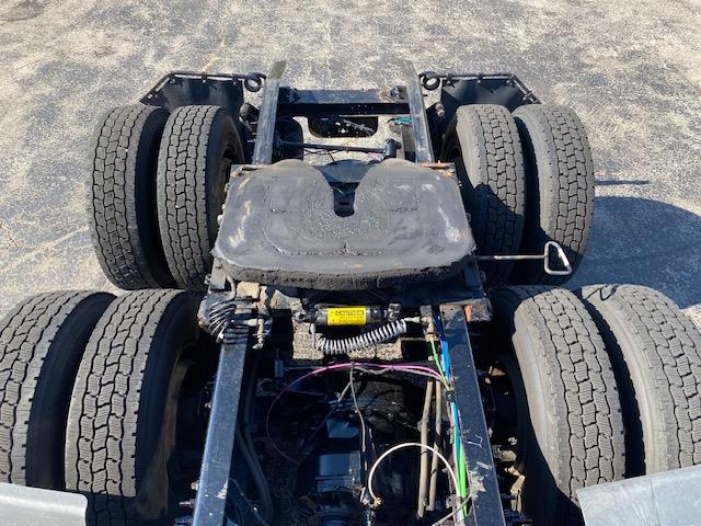 2022 Freightliner Cascadia-2