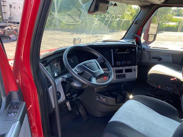 2022 Freightliner Cascadia-14