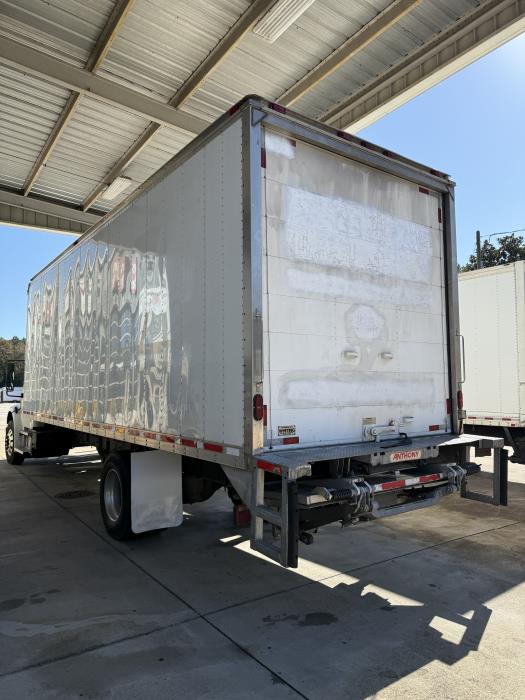 2019 Freightliner Business Class M2 106-4