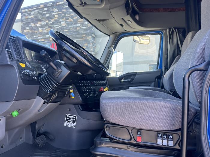 2022 International LT625-11