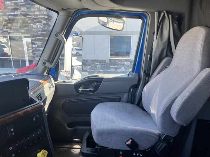 2022 International LT625-14