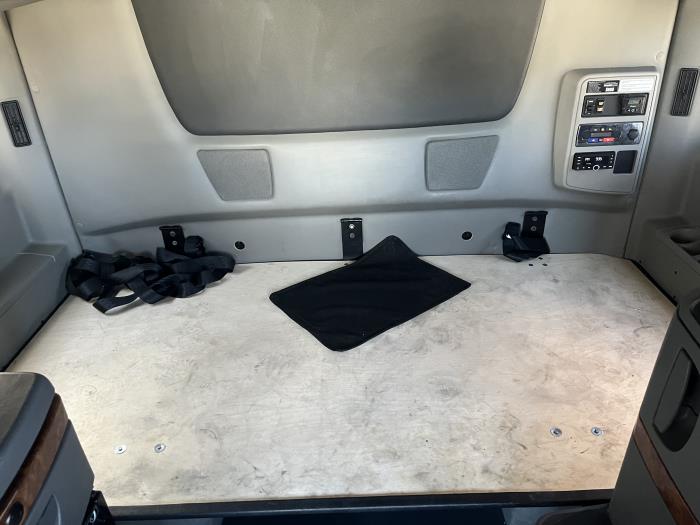 2022 International LT625-16