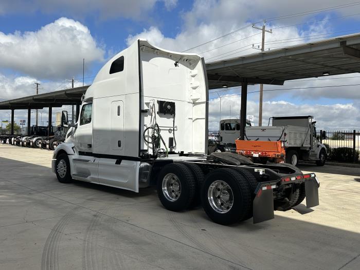 2022 Peterbilt 579-3