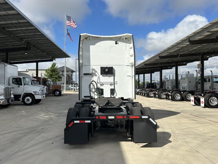 2022 Peterbilt 579-4