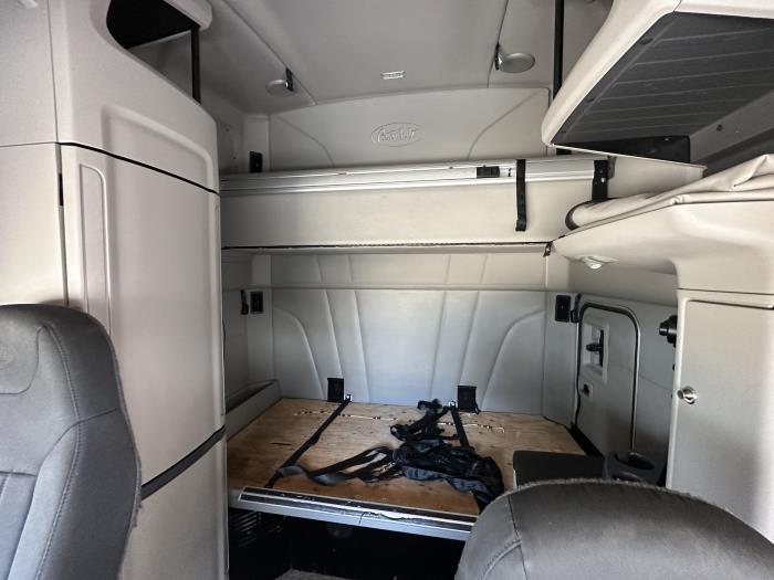 2022 Peterbilt 579-12