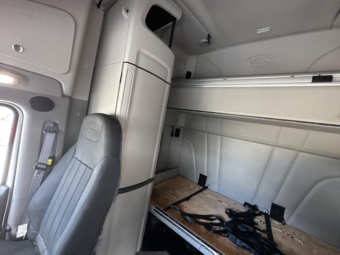 2022 Peterbilt 579-13