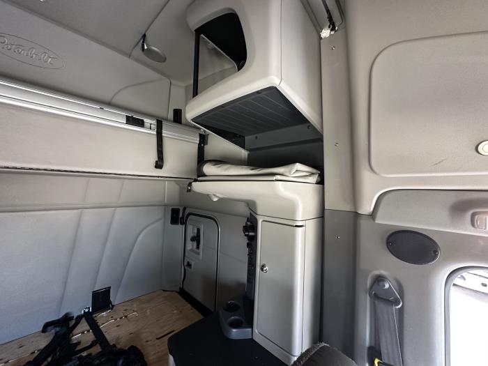 2022 Peterbilt 579-14