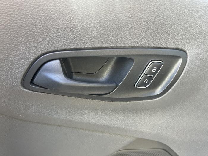 2026 Ford Transit-350-15