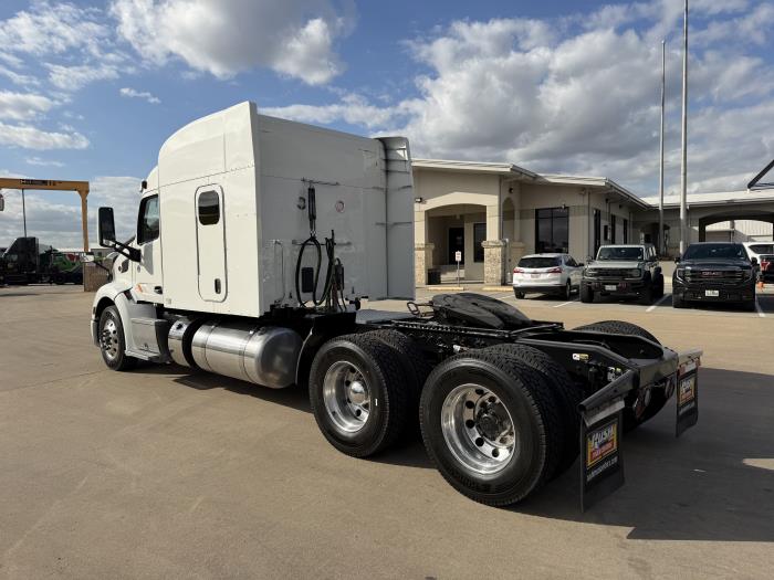 2022 Peterbilt 579 photo 4
