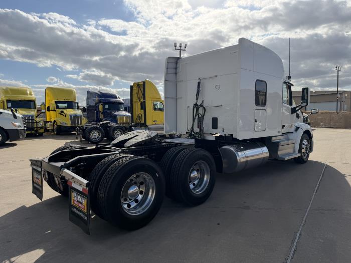 2022 Peterbilt 579-5