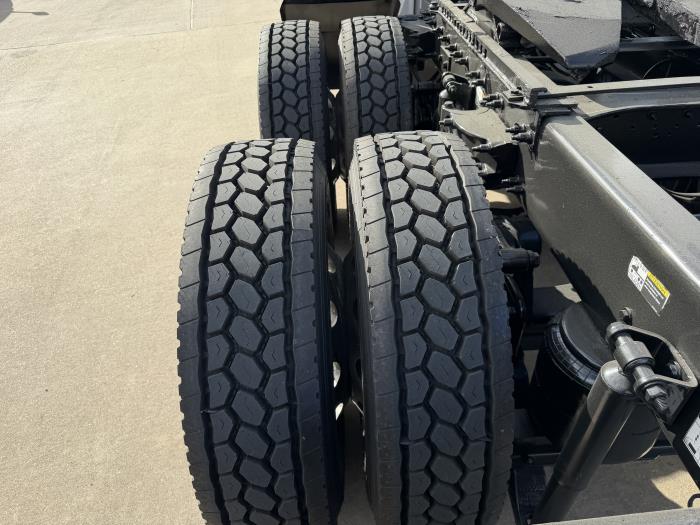 2022 Peterbilt 579-12