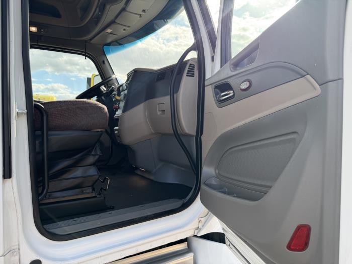 2022 Peterbilt 579-22