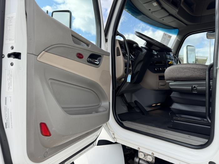 2022 Peterbilt 579-24