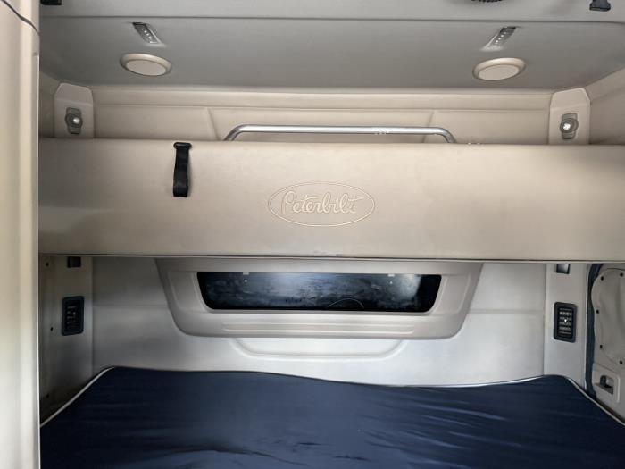 2022 Peterbilt 579-29