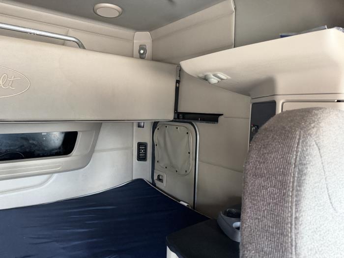 2022 Peterbilt 579-30