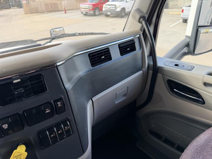 2022 Peterbilt 579-33