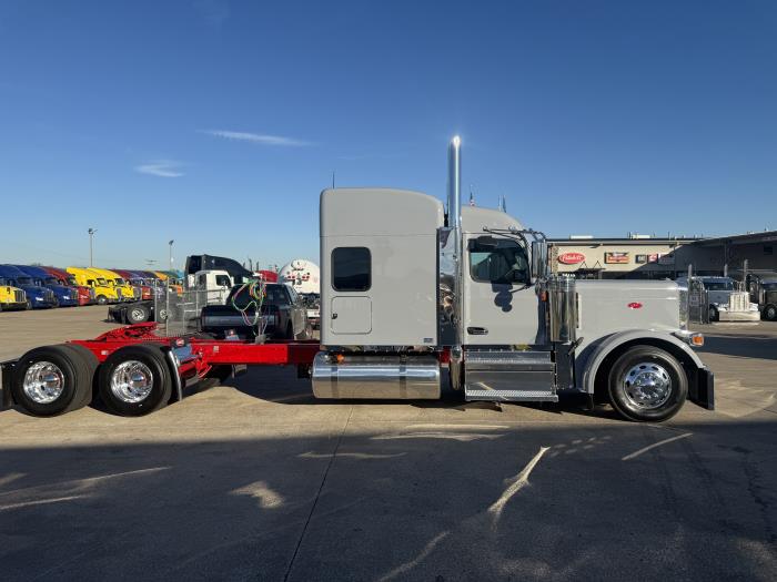 2026 Peterbilt 589-15