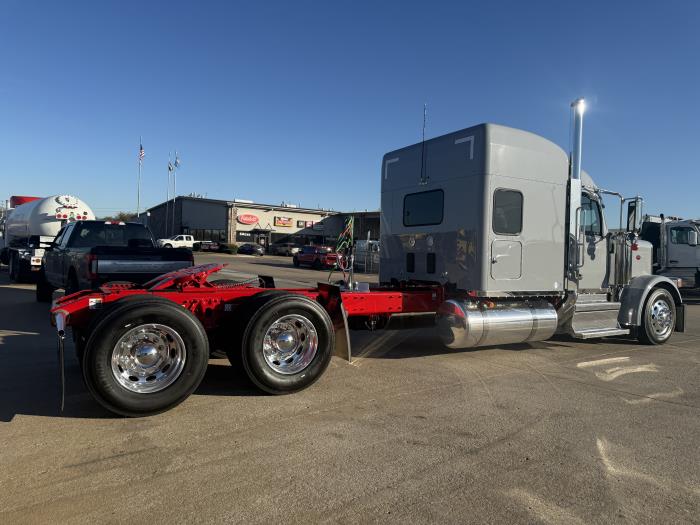 2026 Peterbilt 589-18